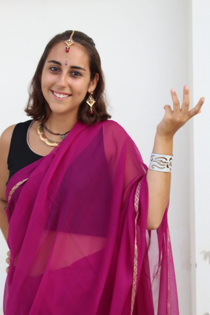 volunteer at Jaipur cultural workshop for sari